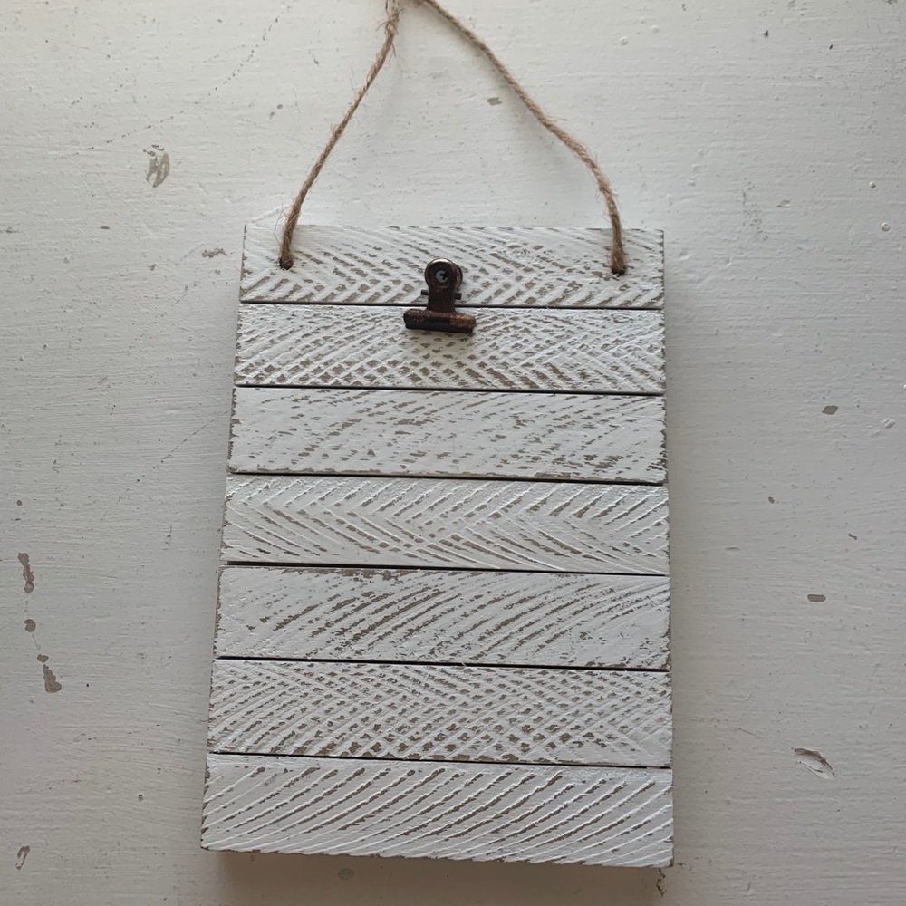 hanging clipboard